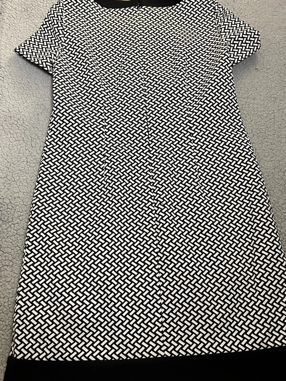 Tahari ASL Levine Sheath Size 4 Black & White Geometric Block Print Dress Sz 4 - Picture 2 of 5
